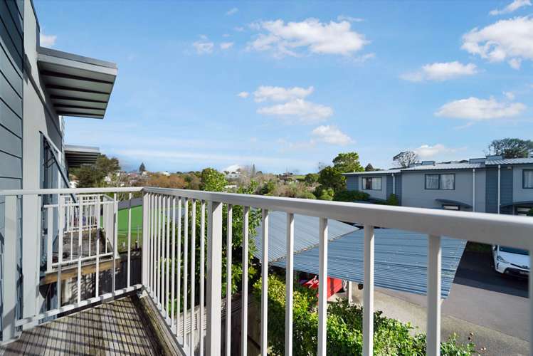 18/8 Soljak Place Mt Albert_15
