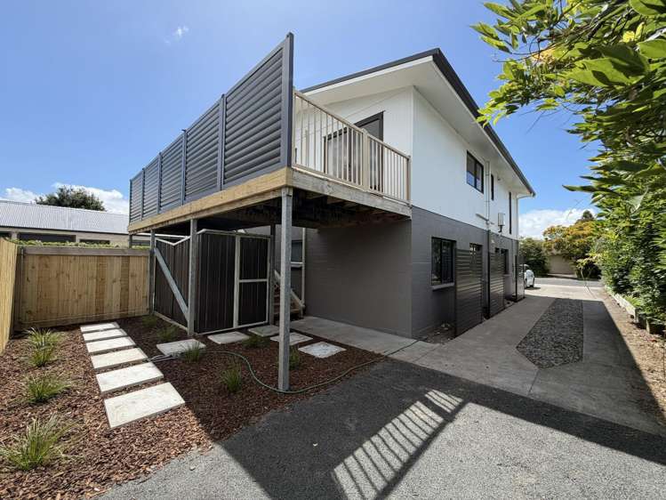 74 Catherine Crescent (Upstairs)_0