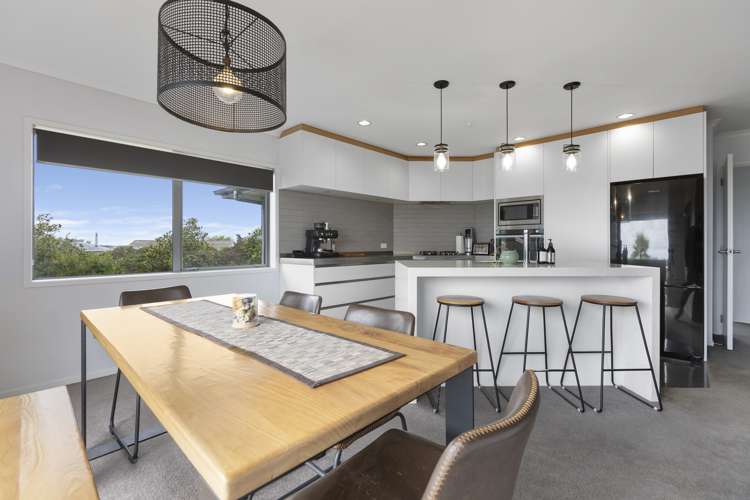 233 King Road Inglewood_10