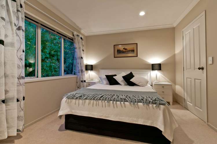 2 Manon Crescent Greenhithe_14