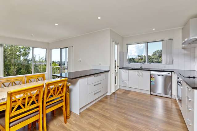 1/155 Oaktree Avenue Browns Bay_3