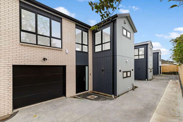 2/9 Helvetia Road Pukekohe_5