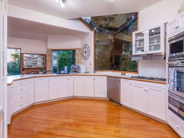 170 Scenic Drive Titirangi_1