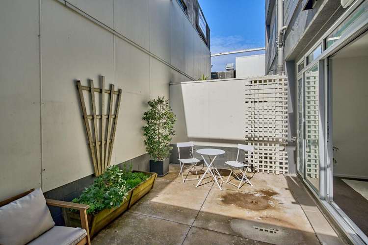 2/35 Torrens Terrace Mount Cook_11