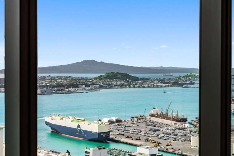 3701/51 Albert Street 10015_21