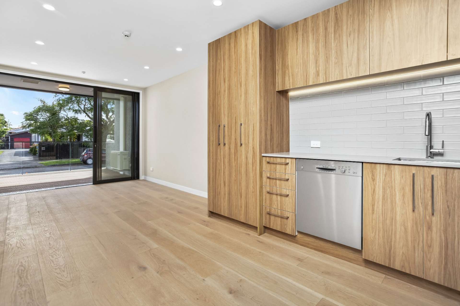 G02/9-11 Walmer Road 1768_0
