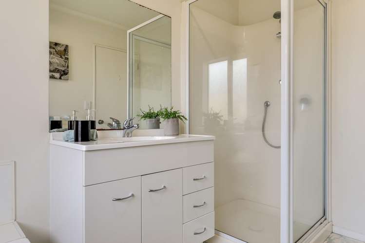 2 Wentworth Drive Rototuna North_23