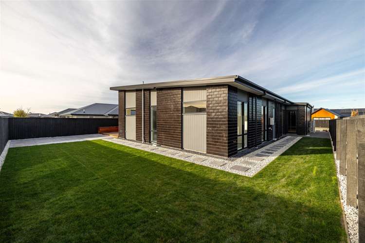 5 Florence Drive Lincoln_24