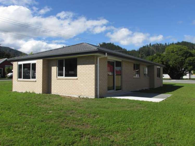 2 Church Street Reefton_7