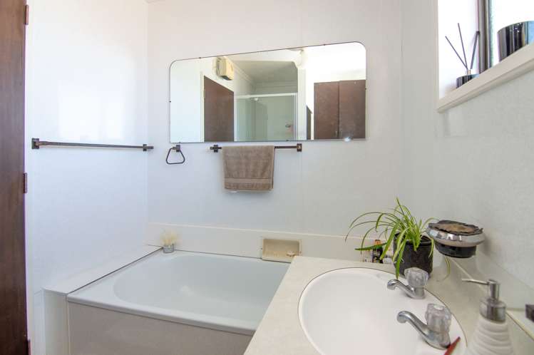 3a Huata Place West End_7