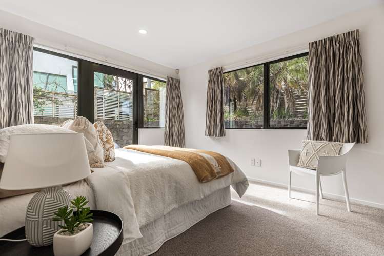 32 Hoani Glade Saint Johns_19