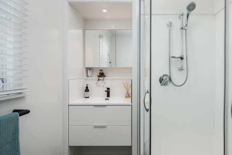 8 Houghton Crescent Redwoodtown_11