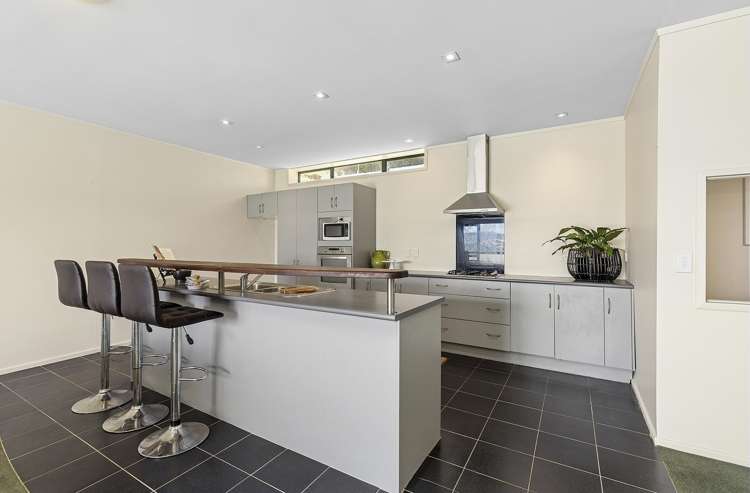 6 Mitika Way Strathmore Park_3