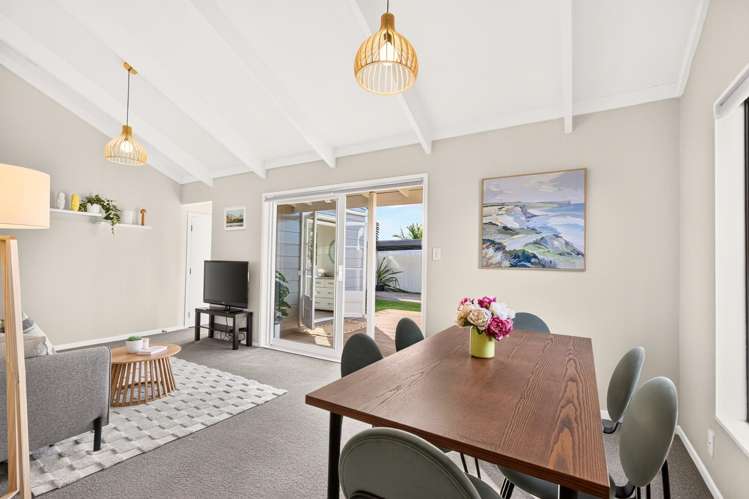 77A Vodanovich Road Te Atatu South_8