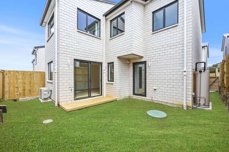 73 Royal Road Massey_14