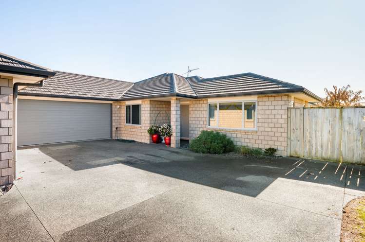 9A + 9B Foxbury Court Rototuna North_1