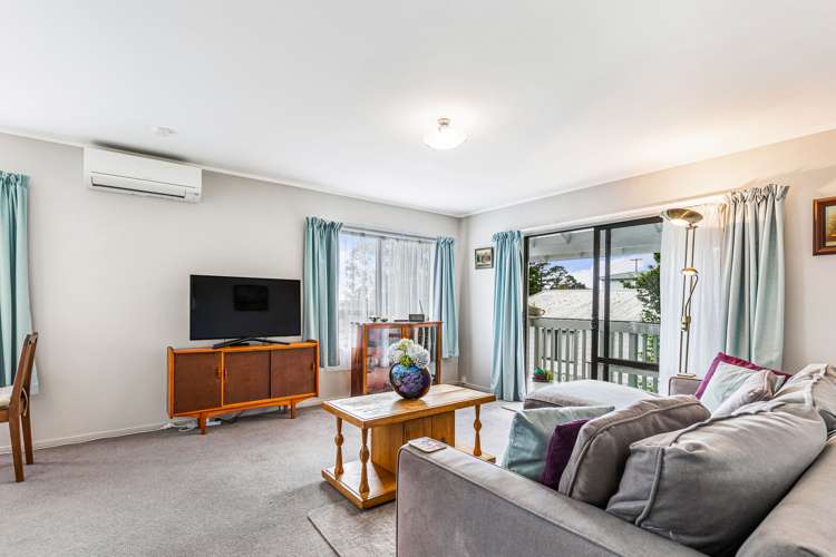 2/6 Helena Street Massey_4