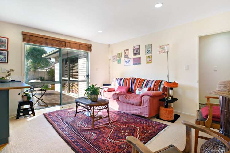 82 Lothian Brae Wattle Downs_6