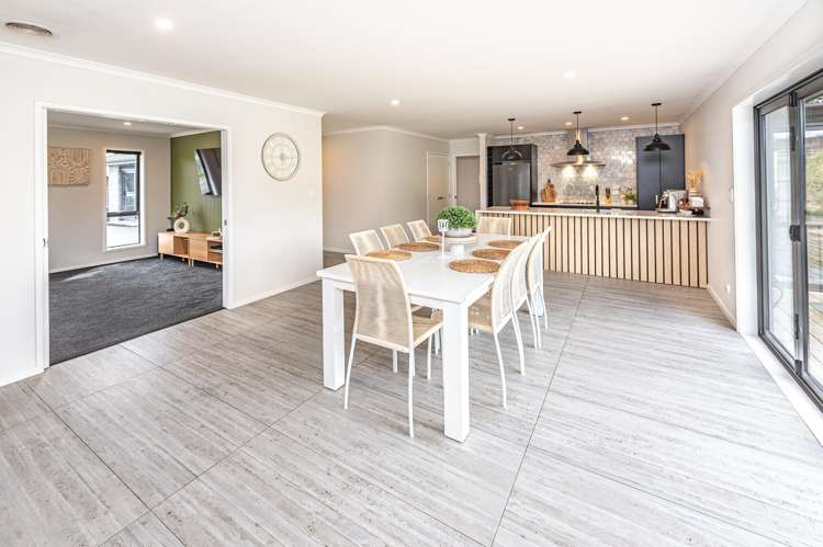 13 Magnolia Crescent Tawhero_14