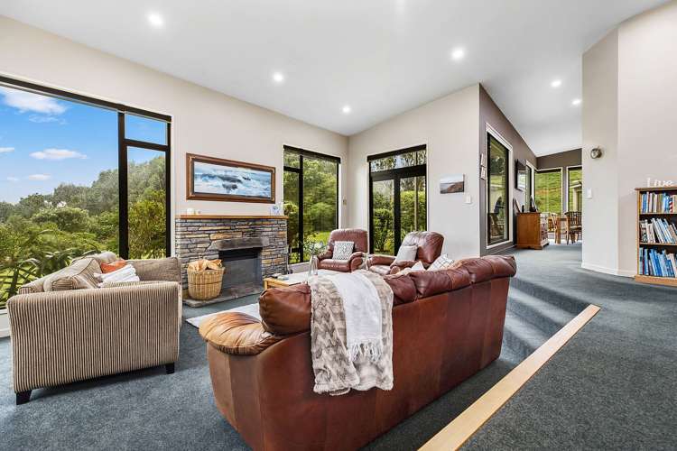 12 Gladys Scott Place Tawa_7