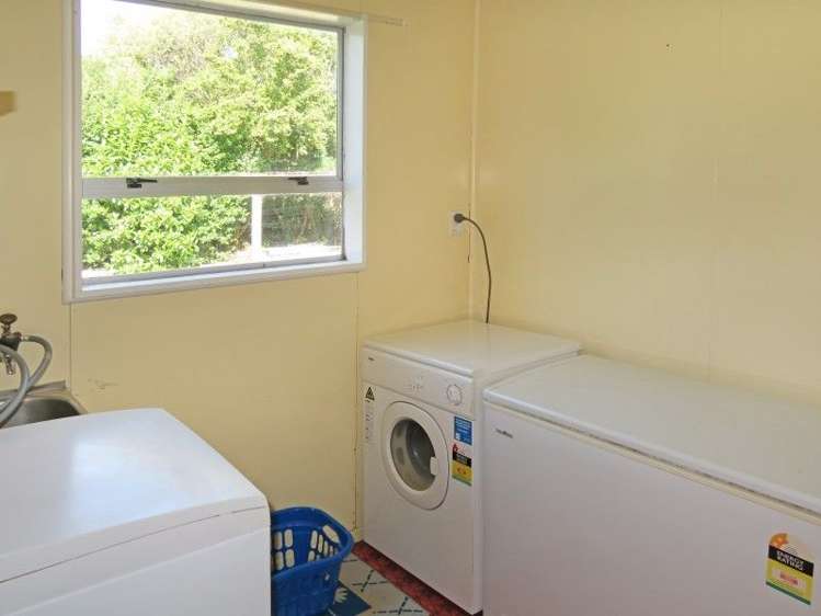 19 Rimu Street Kaka Point_15