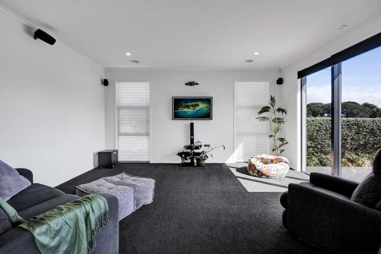 6 Pebble Beach Court Waiwhakaiho_10