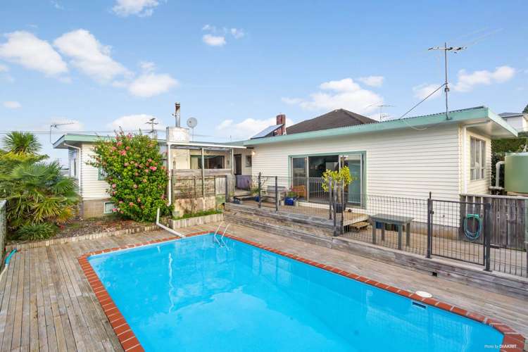 62 Tirimoana Road Te Atatu South_5