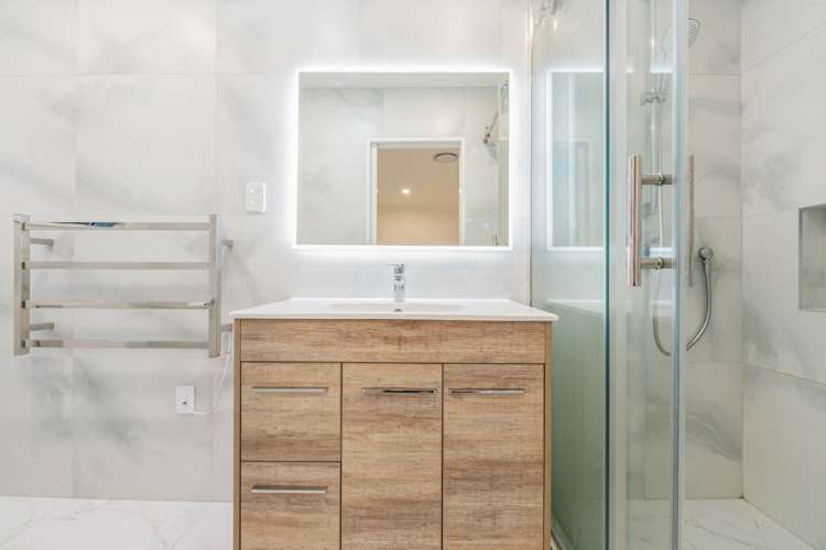 3a Lucca Crescent Flat Bush_20