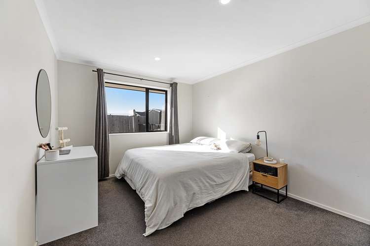 1 Hurricane Way Burleigh_13