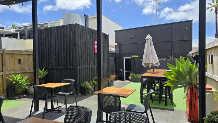 108 Maunganui Road Mt Maunganui_2