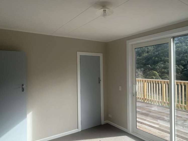 22 Hampden Street 10728_11
