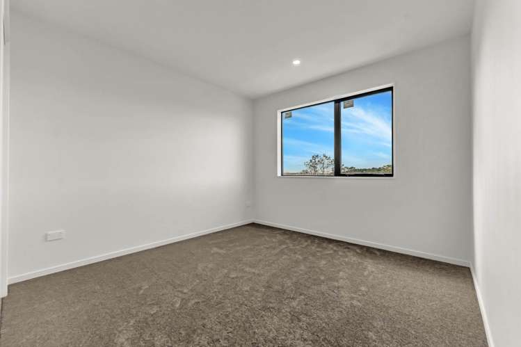 38 Paretao Street Massey_17