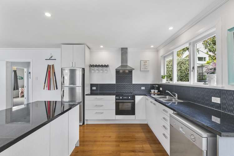 20 Aeroview Drive Beach Haven_5