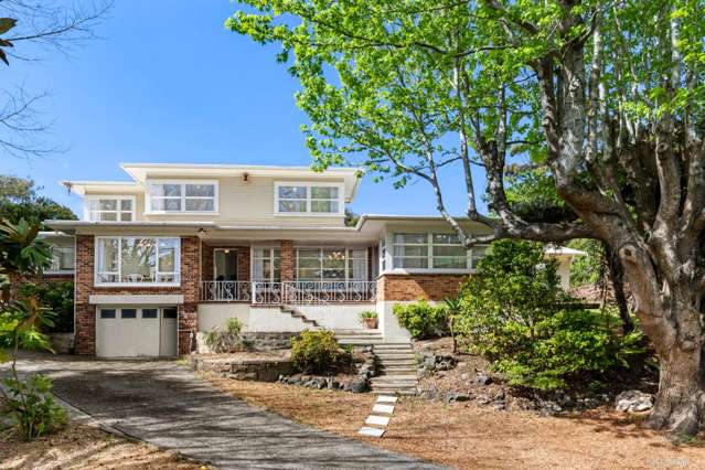 Two Houses on 3152m² – Ideal Home and Income