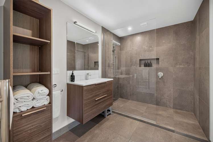 635 Peninsula Road Kelvin Heights_34