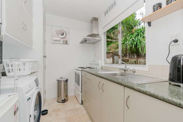 2/100 River Road Hamilton East_14