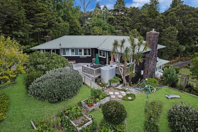 32 Derwent Crescent Titirangi_3