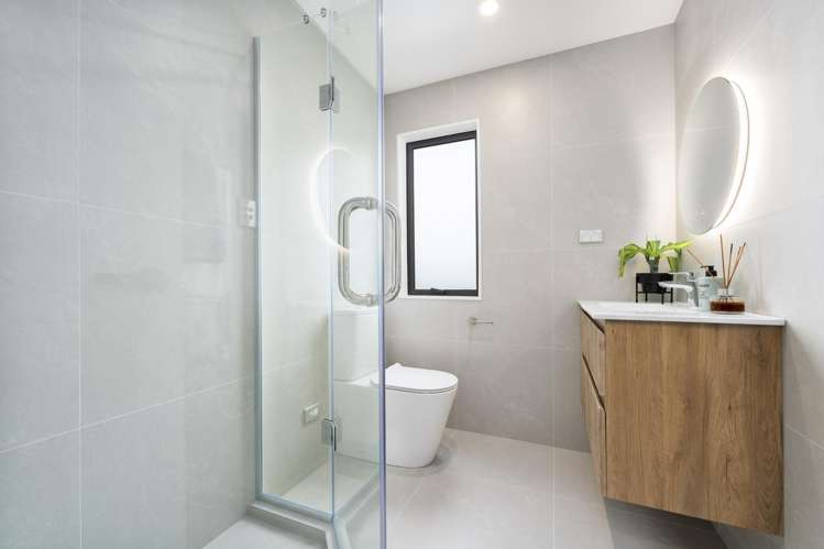 2/31 (Lot1) Tiroroa Avenue Te Atatu South_11