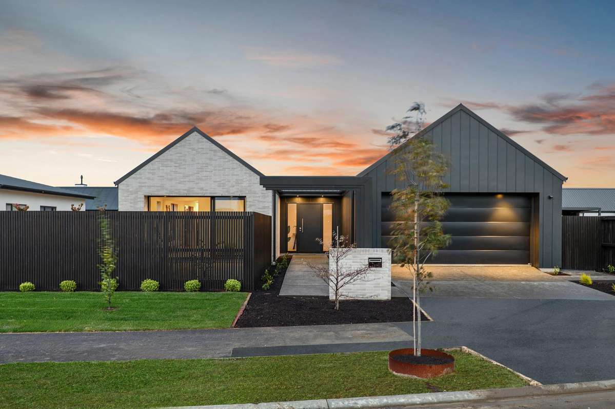 32 Bridgehampton Drive_0