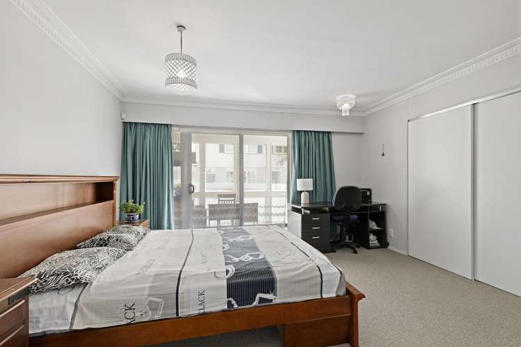 27 St Columbans Grove Boulcott_11