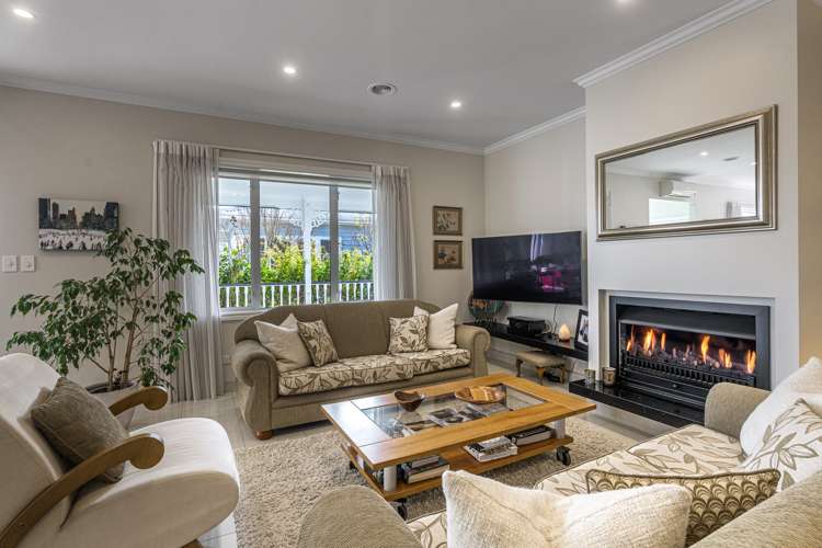 1 Fraser Road Narrow Neck_5