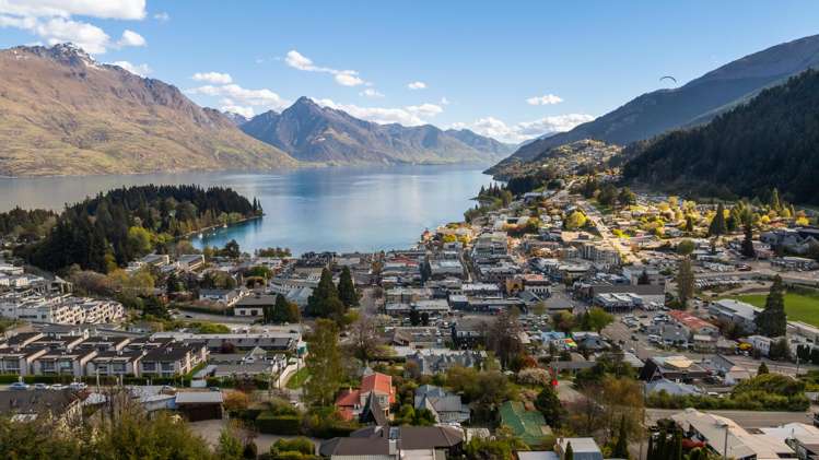 61 Hallenstein Street Queenstown_19