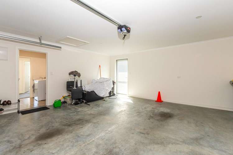 4 Redhaven Rise Netherby_16