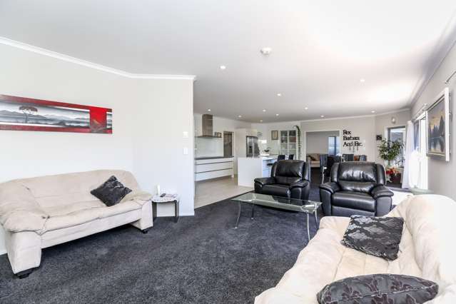 1 Manurau Crescent Merrilands_4