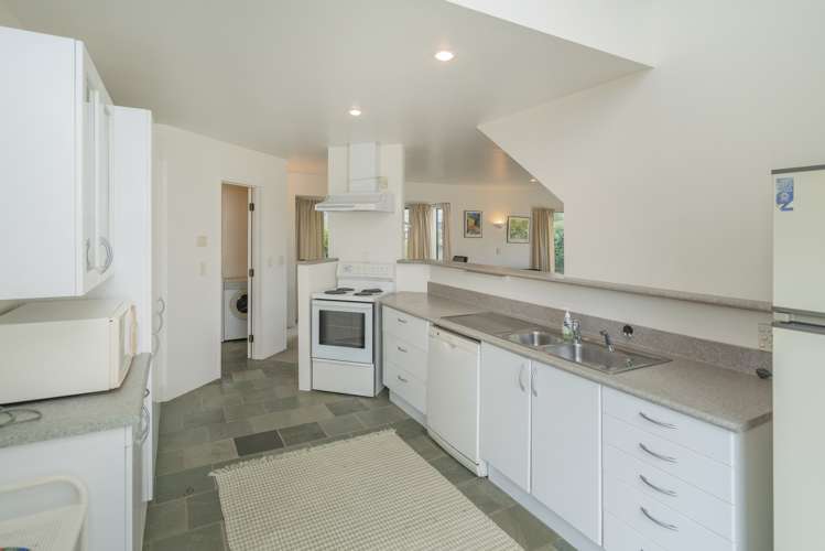 10 Ajax Head Pauanui_4