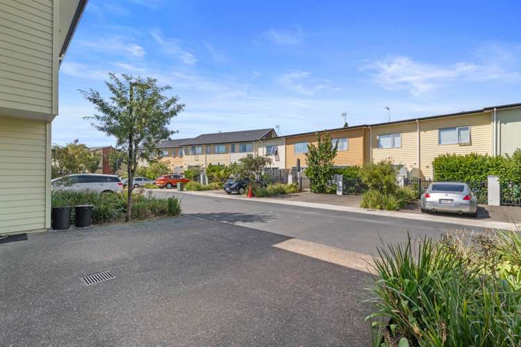 37/11 Ray Small Drive Papakura_16