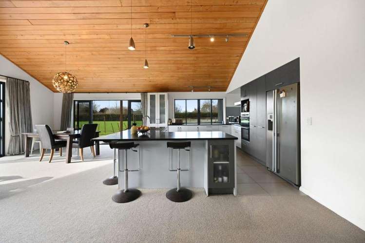 59 Racecourse Road 11373_3