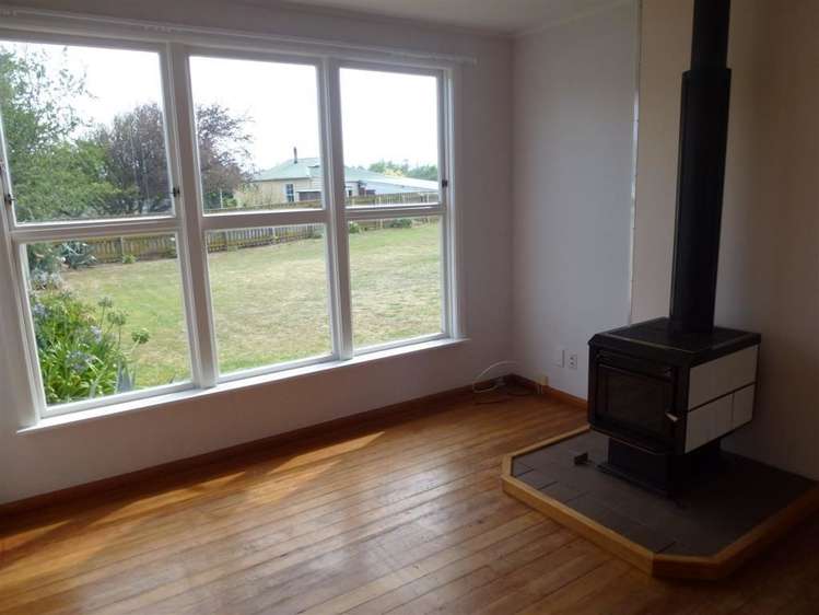 38 Devon Crescent Bulls_6