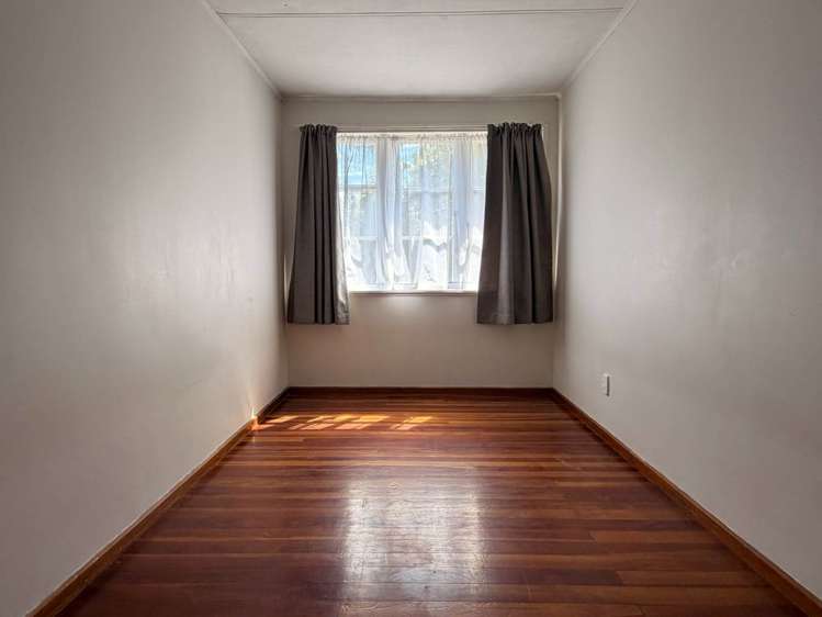 20 Ropata Avenue Pt England_6