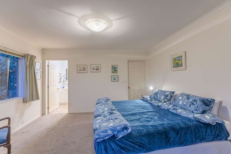 9 Lorna Irene Drive Raumati South_17